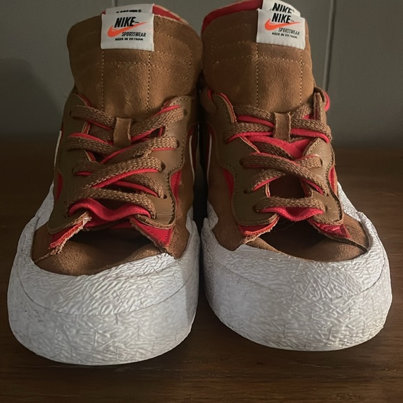 Nikes - Picture 3 of 5